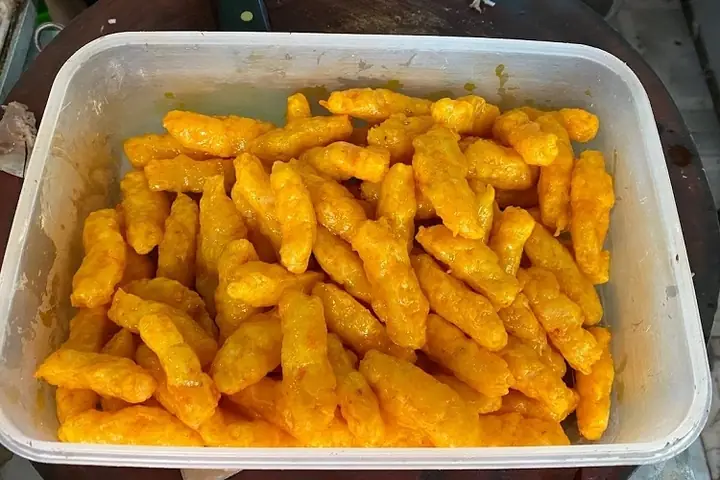 Cách Làm Bánh Nổi Trong Bánh Canh Cua: Bí Quyết Giữ Sợi Bánh Dai Ngon, Không Nát