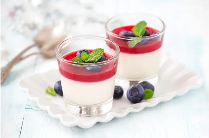 Cách Làm Bánh Panna Cotta Chuẩn Vị Italy Kem Mịn, Béo Ngậy Tại Nhà Cách Làm Bánh Panna Cotta Chuẩn Vị Italy Kem Mịn, Béo Ngậy Tại Nhà