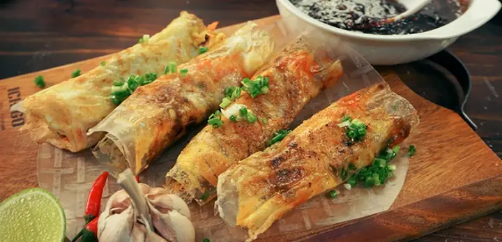 Cách Làm Bánh Tráng Mắm Ruốc Chuẩn Vị Miền Trung