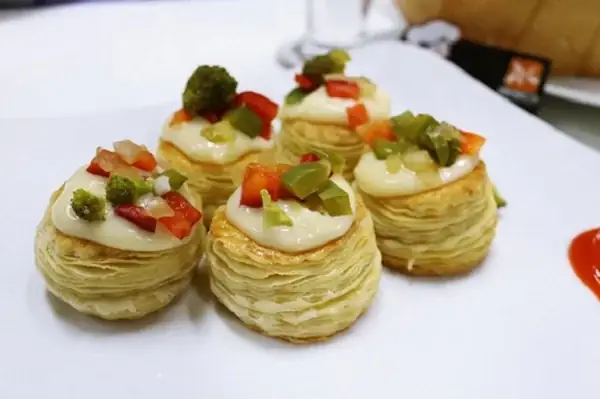 Cách Làm Bột Puff Pastry Tại Nhà Chuẩn Vị, Giòn Xốp Như Chuyên Nghiệp Cách Làm Bột Puff Pastry Tại Nhà Chuẩn Vị, Giòn Xốp Như Chuyên Nghiệp