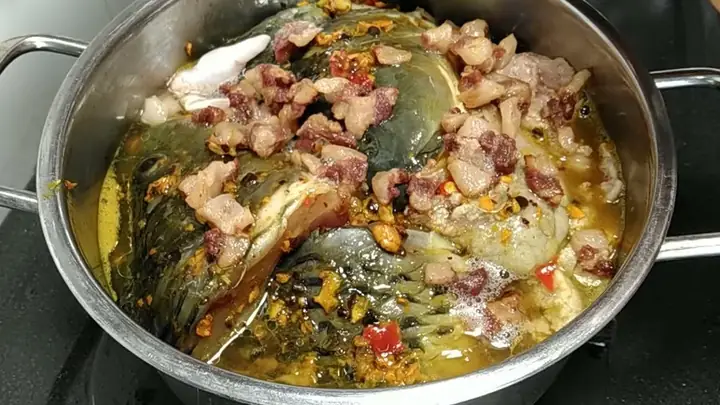 Cách Làm Cá Chép Kho Nghệ: Bí Quyết Chế Biến Món Ngon Đậm Đà, Bổ Dưỡng