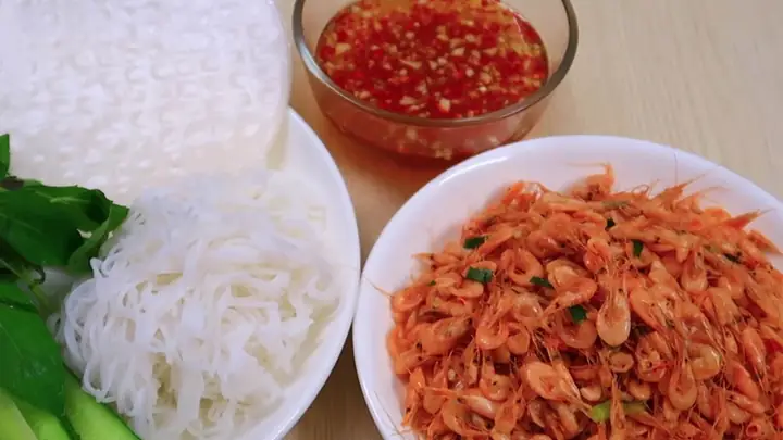 Cách Làm Cá Con Um Cuốn Bánh Tráng Thơm Ngon, Chuẩn Vị Miền Tây