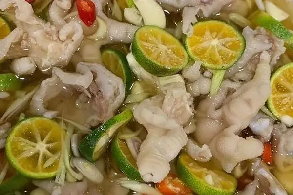Cách Làm Chân Gà Ngâm Sả Tắc Kiểu Thái