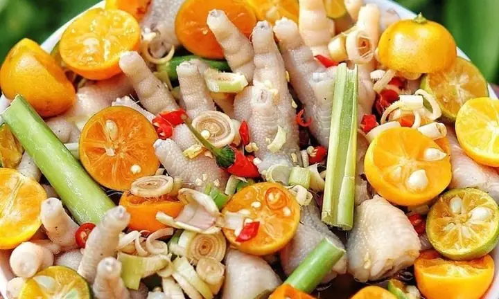 Cách Làm Chân Gà Ngâm Sả Tắc Kiểu Thái