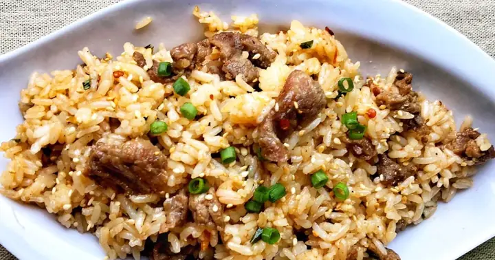 Cách Làm Cơm Xào Bò Ngon Chuẩn Vị Nhà Hàng