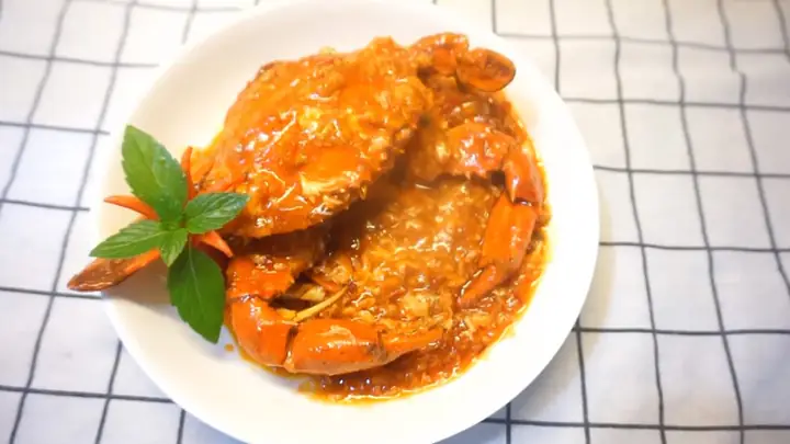 Cách Làm Cua Sốt Trứng Ớt Singapore: Bí Quyết Sốt Béo Ngậy, Cay Nồng Chuẩn Vị