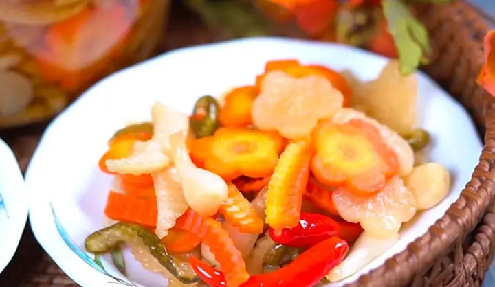 Cách Làm Dưa Món Miền Trung Giòn Ngon, Đúng Điệu Ai Cũng Mê