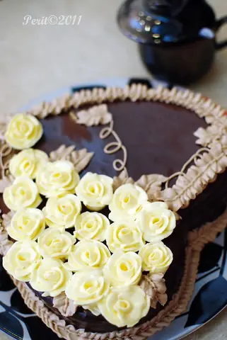 Cách Làm Ganache Phủ Bánh: Hướng Dẫn Chi Tiết Từ Cơ Bản Đến Nâng Cao
