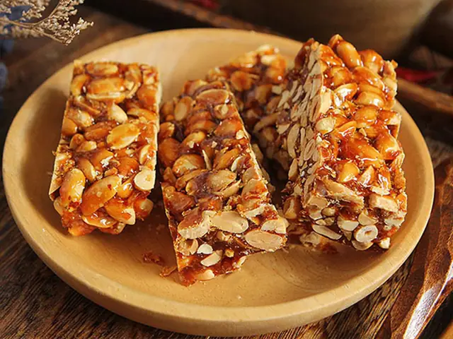 Cách Làm Kẹo Lạc Bằng Mạch Nha