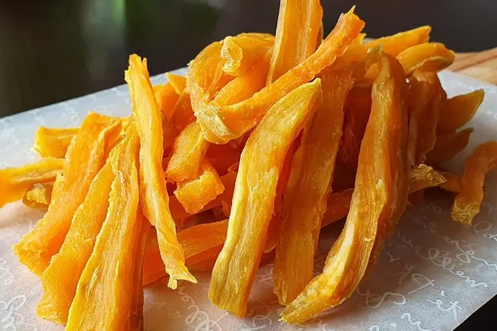 Cách Làm Khoai Lang Sấy Dẻo Tại Nhà Chuẩn Vị, Giòn Rụm Không Dùng Hóa Chất Cách Làm Khoai Lang Sấy Dẻo Tại Nhà Chuẩn Vị, Giòn Rụm Không Dùng Hóa Chất