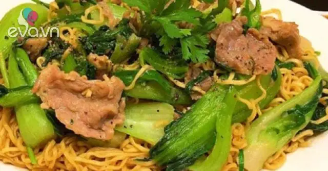 Cách Làm Mì Xào Bò Ngon Như Ngoài Hàng