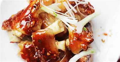 Cách Làm Móng Heo Chiên Mắm Giòn Rụm, Đậm Đà Chuẩn Vị Nhà Hàng