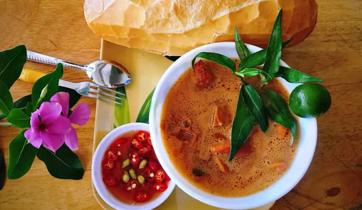 Cách Làm Phá Lấu Heo Chấm Bánh Mì Ngon Chuẩn Vị