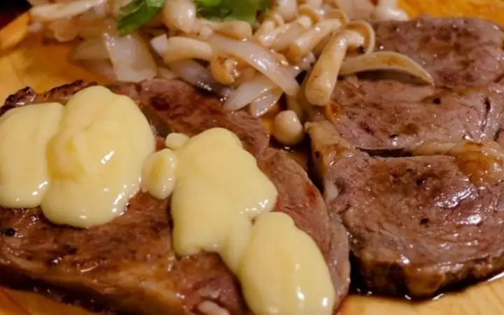 Cách Làm Sốt Phô Mai Ăn Bò Bít Tết Ngon Chuẩn Nhà Hàng