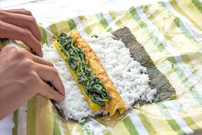Cách Làm Sushi Không Cần Rong Biển