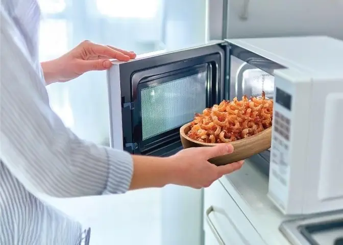 Cách Làm Tôm Khô Bằng Lò Vi Sóng Chuẩn Vị, Giòn Rụm Như Ngoài Hàng