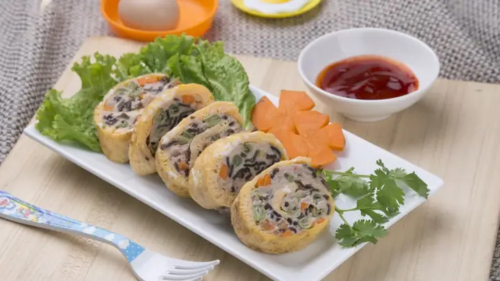 Cách Làm Trứng Cuộn Ngũ Sắc