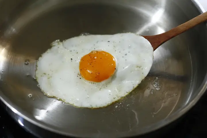 Cách Làm Trứng Ốp La Ngon Chuẩn Vị Nhà Hàng