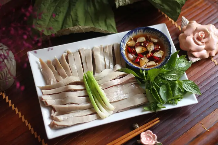 Cách Luộc Dạ Dày Lợn Trắng Giòn