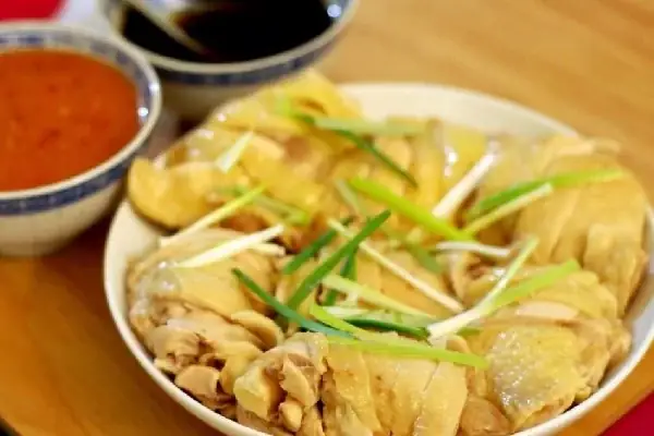 Cách Luộc Gà Nguyên Con Ngon, Da Vàng Giòn Chuẩn Vị Nhà Hàng