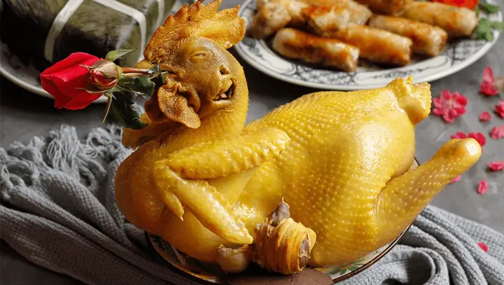 Cách Luộc Gà Nguyên Con Ngon, Da Vàng Giòn Chuẩn Vị Nhà Hàng