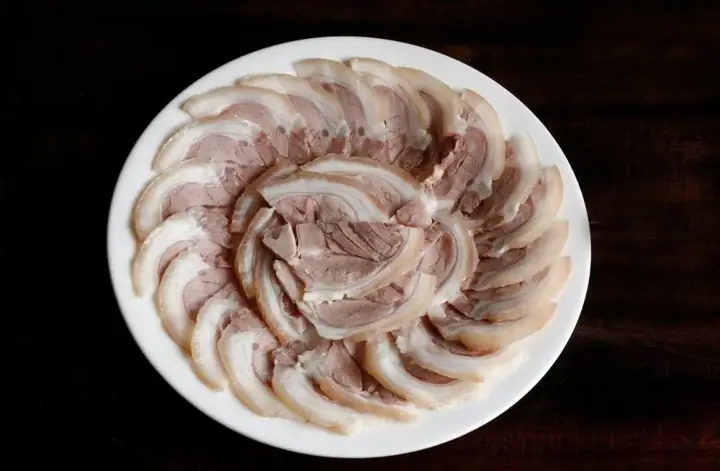 Cách Luộc Móng Giò Cả Xương Ngon, Trắng, Giòn Sần Sật cách luộc móng giò cả xương