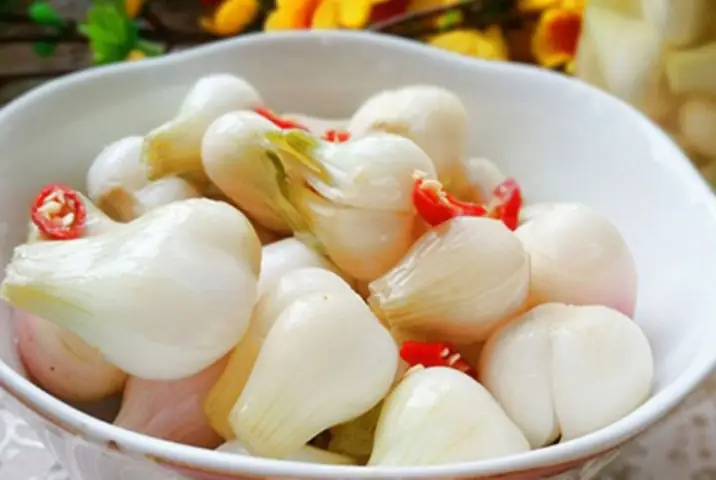 Các Cách Muối Hành Củ Non Ngon, Giòn, Để Được Lâu Các Cách Muối Hành Củ Non Ngon, Giòn, Để Được Lâu