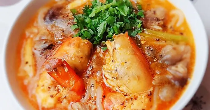 Cách Nấu Bánh Canh Giò Heo Tôm Chuẩn Vị Miền Trung Thơm Ngon