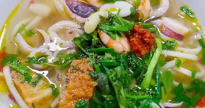 Cách Nấu Bánh Canh Tôm Chả Cá Chuẩn Vị Miền Trung