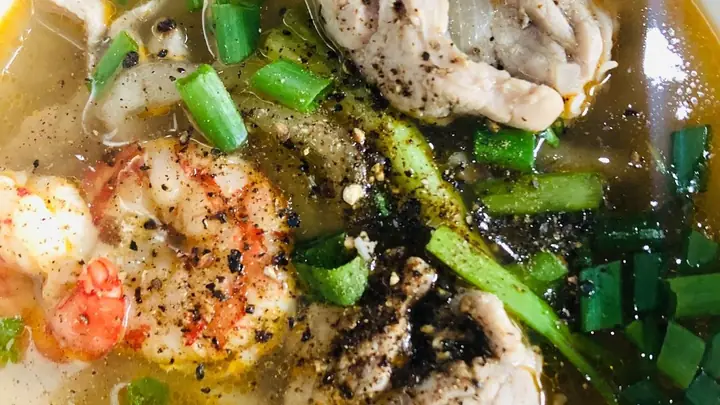 Cách Nấu Bánh Canh Tôm Huế Chuẩn Vị Ngon Ngọt Từ Nước Dùng Đến Sợi Bánh