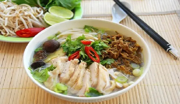 Cách Nấu Bánh Canh Xắt Gà Chuẩn Vị Miền Trung, Thịt Gà Dai Ngon, Nước Dùng Trong Veo Cách Nấu Bánh Canh Xắt Gà Chuẩn Vị Miền Trung, Thịt Gà Dai Ngon, Nước Dùng Trong Veo