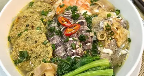 Cách Nấu Bánh Đa Hải Sản Chuẩn Vị Ngon Như Ngoài Hàng