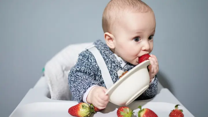 Cách Nấu Bữa Ăn Dặm Đầu Tiên Cho Bé