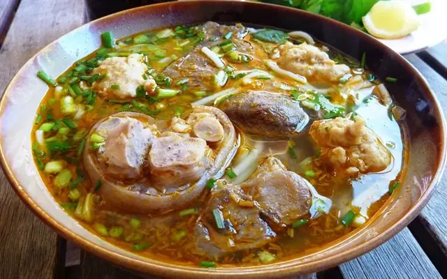 Cách Nấu Bún Bò Đơn Giản Tại Nhà Với Hương Vị Chuẩn Huế