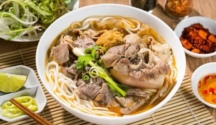 Cách Nấu Bún Bò Giò Heo Quảng Ngãi Chuẩn Vị Quê