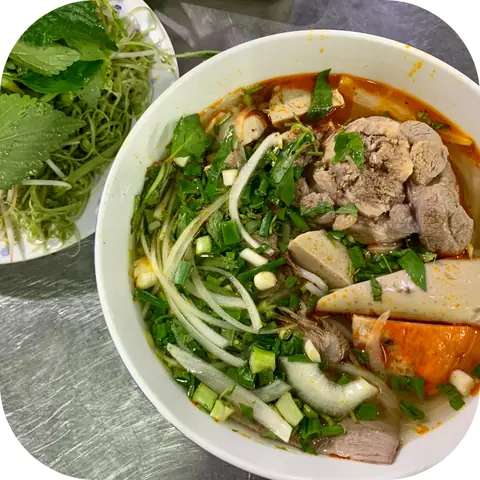 Cách Nấu Bún Bò Huế Xuân Hồng: Công Thức Chuẩn Vị Đặc Sản Cố Đô