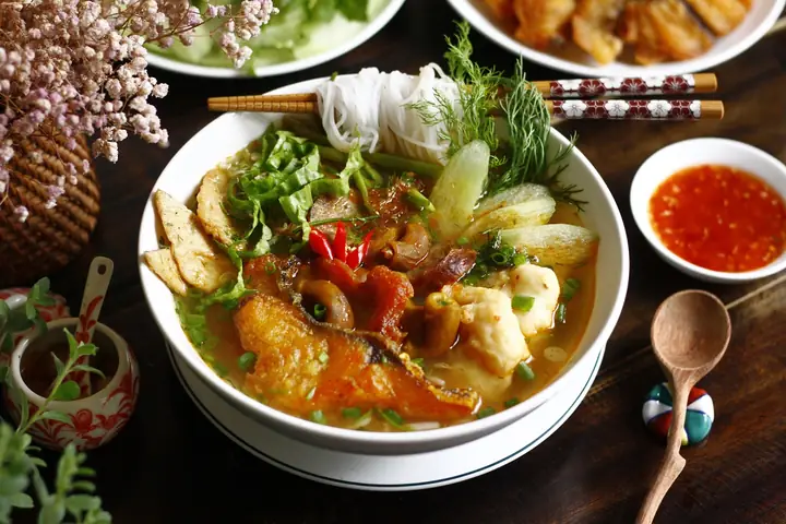 Hướng Dẫn Chi Tiết Cách Nấu Bún Cá Basa Chuẩn Vị Miền Tây