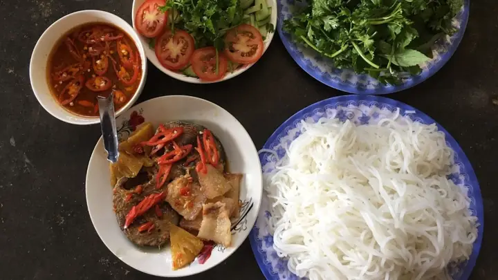 Cách Nấu Bún Cá Ngừ Kho Thơm: Công Thức Chuẩn Vị Đặc Sản Miền Tây