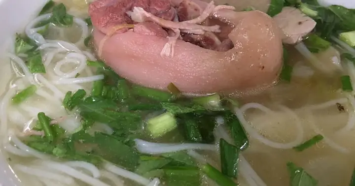 Cách Nấu Bún Giò Heo Nước Dừa Đậm Đà Chuẩn Vị Miền Tây Cách Nấu Bún Giò Heo Nước Dừa Đậm Đà Chuẩn Vị Miền Tây