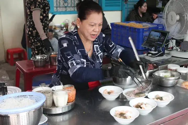 Cách Nấu Bún Nước Cô Huyền Thơm Ngon Chuẩn Vị Huế