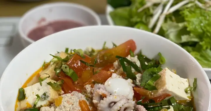 Cách Nấu Bún Riêu Bạch Tuộc: Bí Quyết Nước Dùng Đậm Đà, Bạch Tuộc Giòn Sần Sật