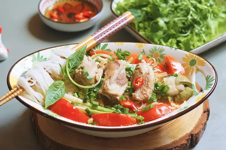 Cách Nấu Bún Sườn Chua Sấu Ngon Chuẩn Vị, Thanh Mát Cho Ngày Hè