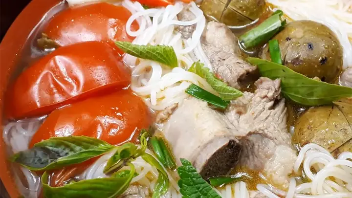 Cách Nấu Bún Sườn Chua Sấu Ngon Chuẩn Vị, Thanh Mát Cho Ngày Hè
