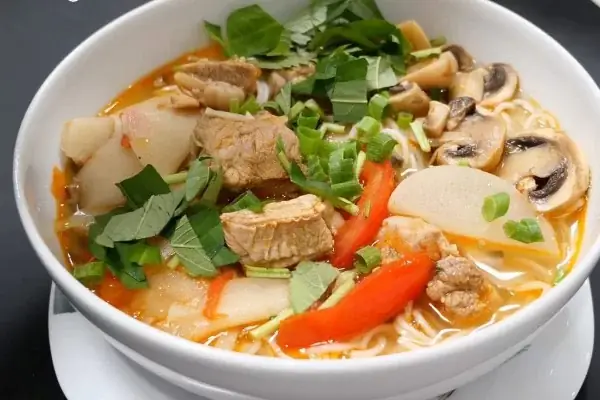 Cách Nấu Bún Sườn Sụn Ngon Chuẩn Vị Như Ngoài Hàng