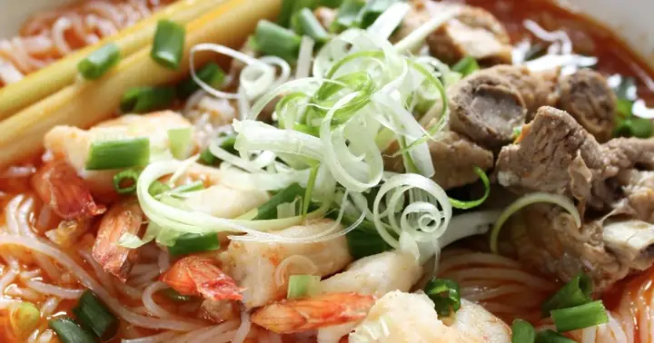 Cách Nấu Bún Tôm Chua Cay Ngon Chuẩn Vị Miền Tây Tại Nhà