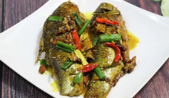 Hướng Dẫn Chi Tiết Cách Nấu Cá Diếc Kho Nghệ Đậm Đà Hương Vị Quê Nhà Hướng Dẫn Chi Tiết Cách Nấu Cá Diếc Kho Nghệ Đậm Đà Hương Vị Quê Nhà