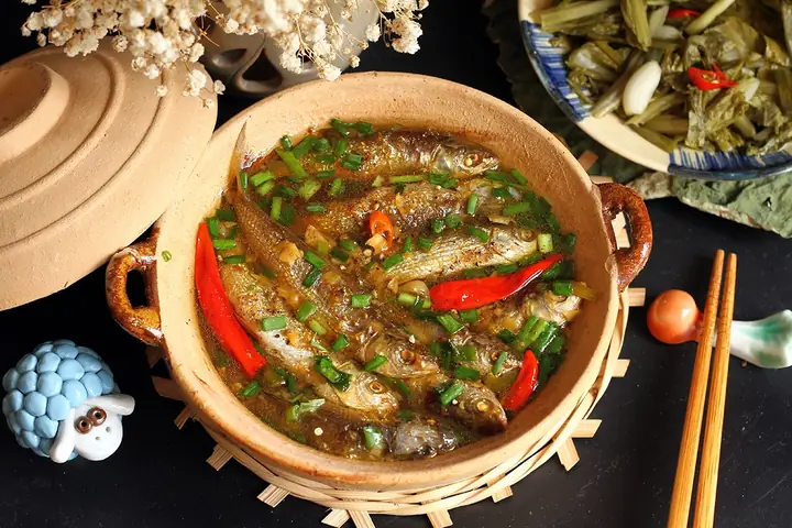Cách Nấu Cá Linh Kho Me Chuẩn Vị Nam Bộ, Thịt Cá Mềm Thơm, Không Tanh Cách Nấu Cá Linh Kho Me Chuẩn Vị Nam Bộ, Thịt Cá Mềm Thơm, Không Tanh