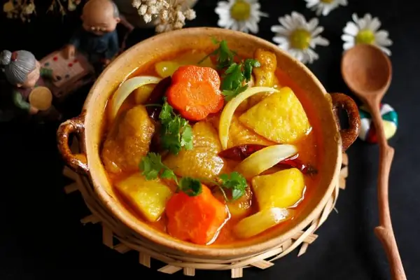Hướng Dẫn Chi Tiết Cách Nấu Cà Ri Gà Khoai Môn Thơm Ngon Chuẩn Vị