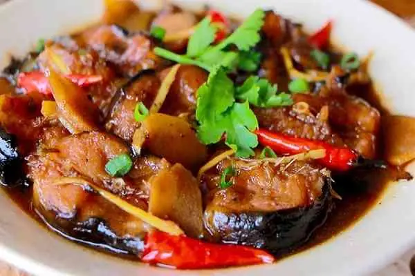 Cách Nấu Cá Trê Kho Nghệ Thơm Ngon, Đậm Đà Chuẩn Vị Miền Tây