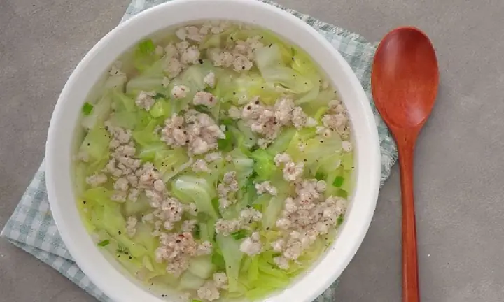 Cách Nấu Canh Bắp Cải Thịt Bằm: Bí Quyết Giữ Độ Giòn Ngọt Và Đậm Đà Cách Nấu Canh Bắp Cải Thịt Bằm: Bí Quyết Giữ Độ Giòn Ngọt Và Đậm Đà